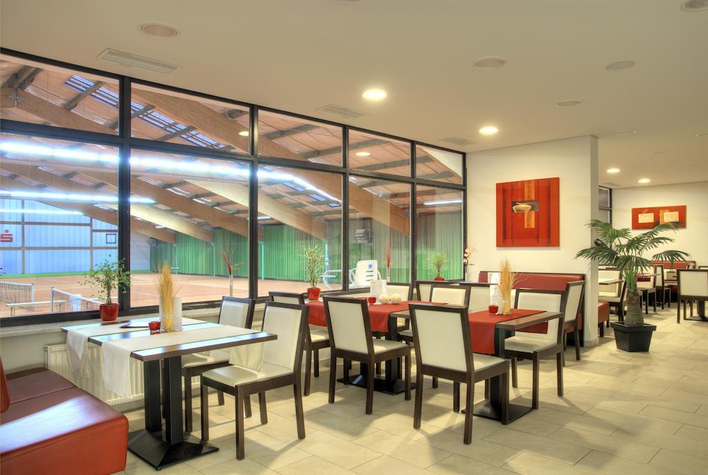 Matchpoint Hotel آلتدورف باي نورنبرغ المظهر الخارجي الصورة